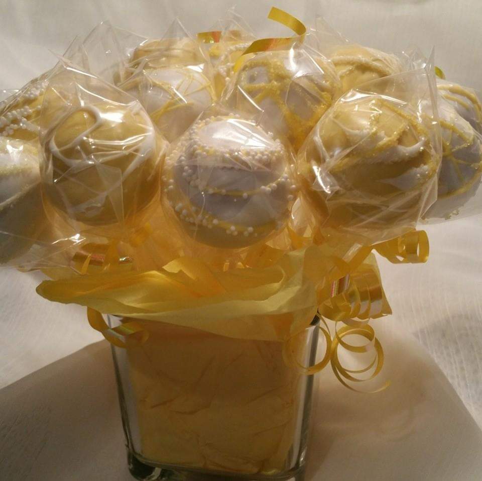 Landie's Cake Pops Dozen