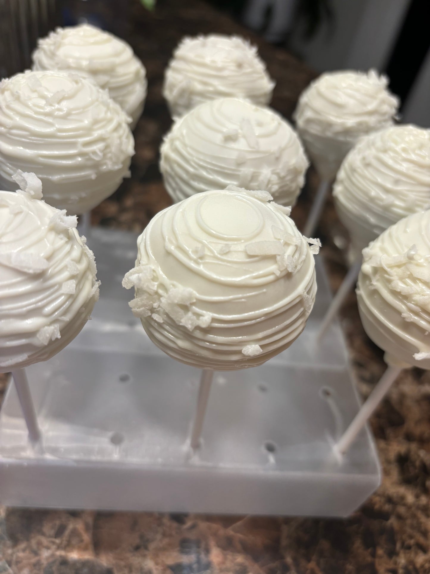 Landie's Cake Pops Dozen