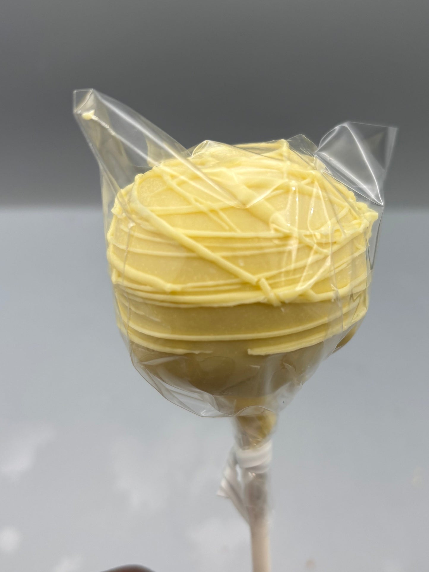 Landie's Cake Pops Dozen